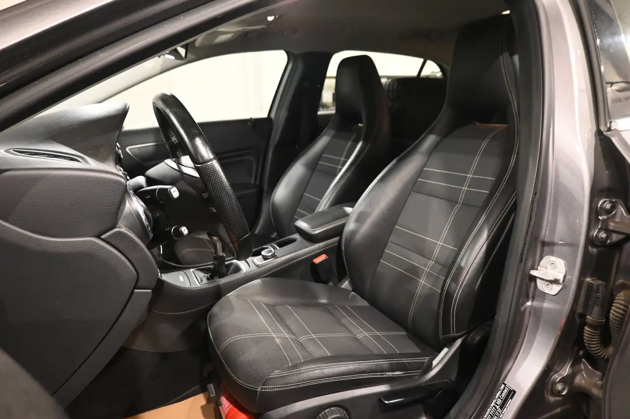 Mercedes-Benz GLA 200 - 9