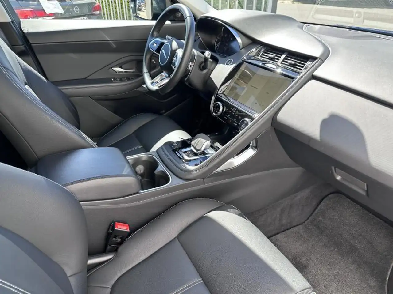 Jaguar E-Pace - 2