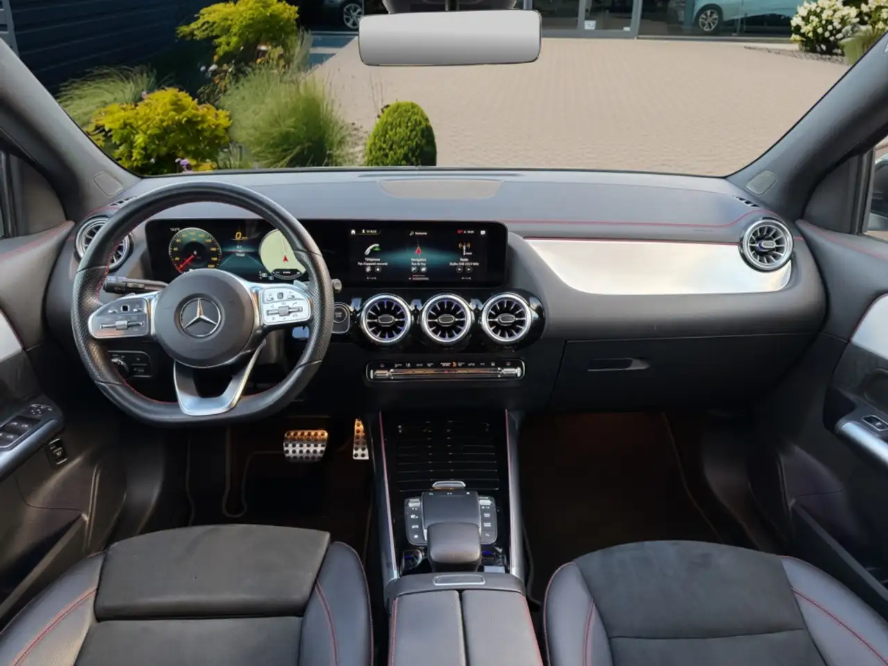Mercedes-Benz EQA 250 - 11