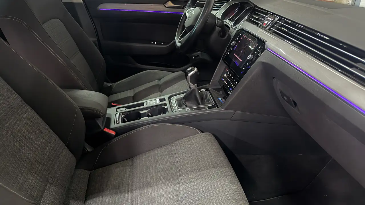 Volkswagen Passat Variant - 9
