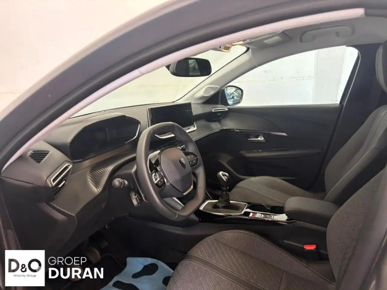 Peugeot 208 - 11