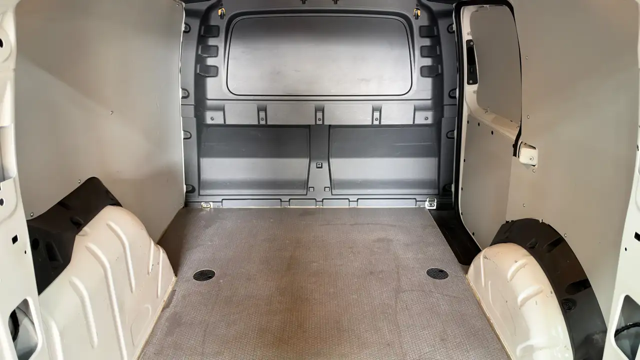 Volkswagen Caddy - 10