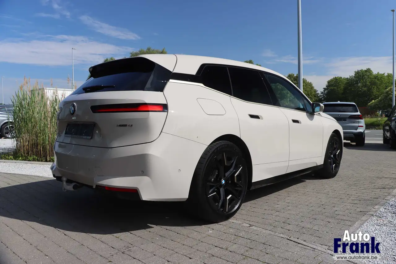 BMW iX - 7