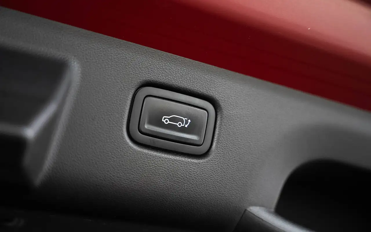 Hyundai KONA - 11