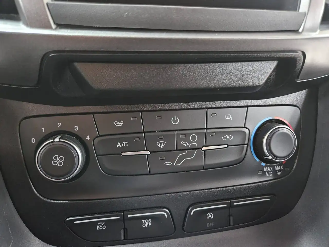 Ford Transit Connect - 12