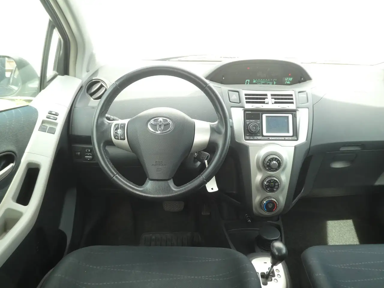 Toyota Yaris - 7