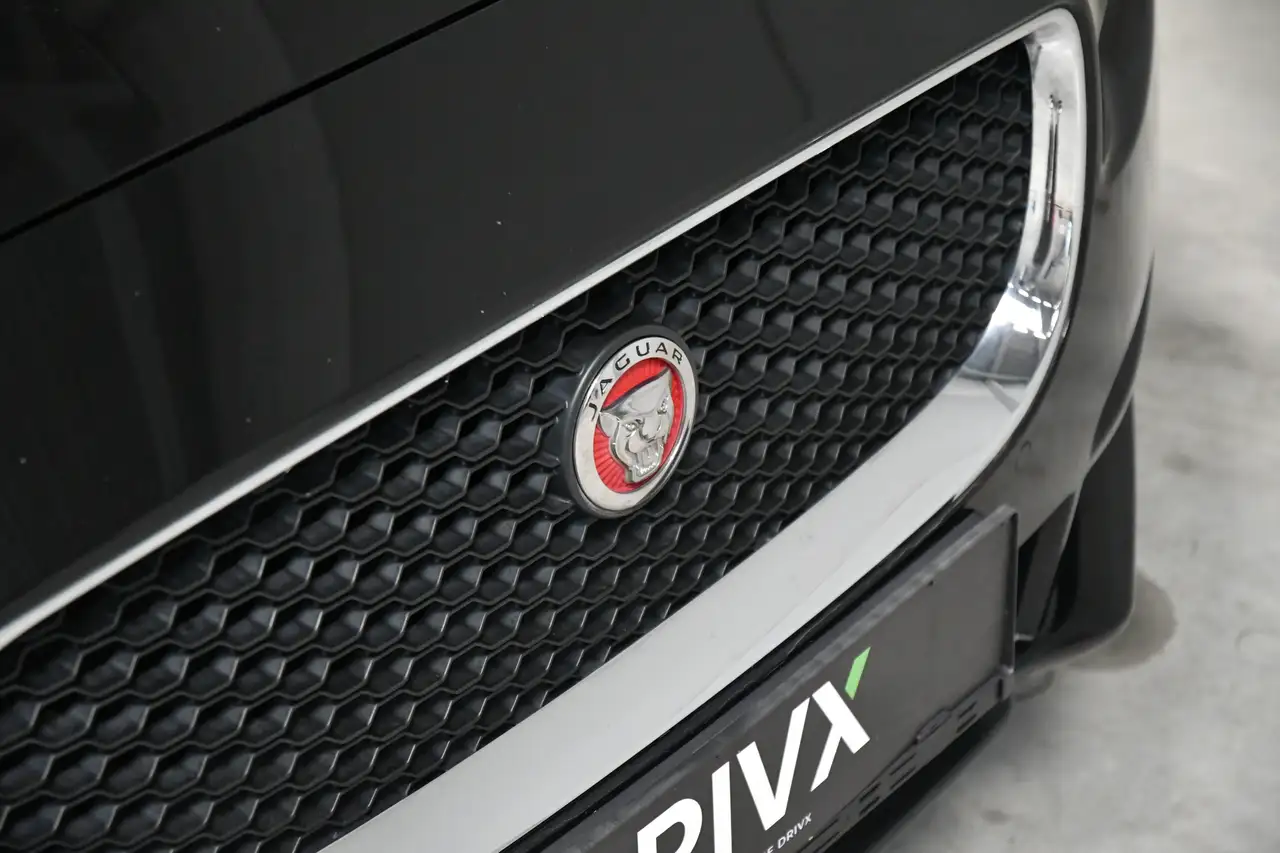 Jaguar XE - 9