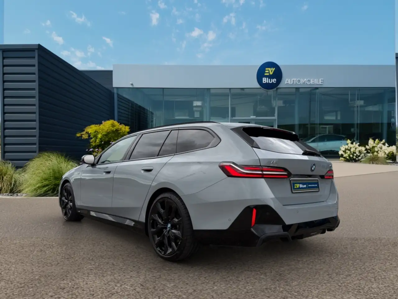 BMW i5 - 4