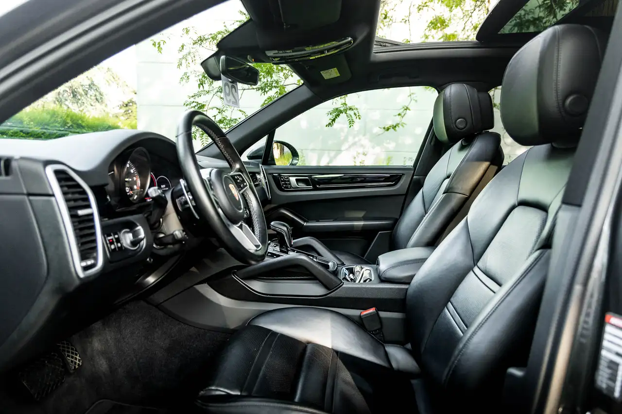 Porsche Cayenne - 5