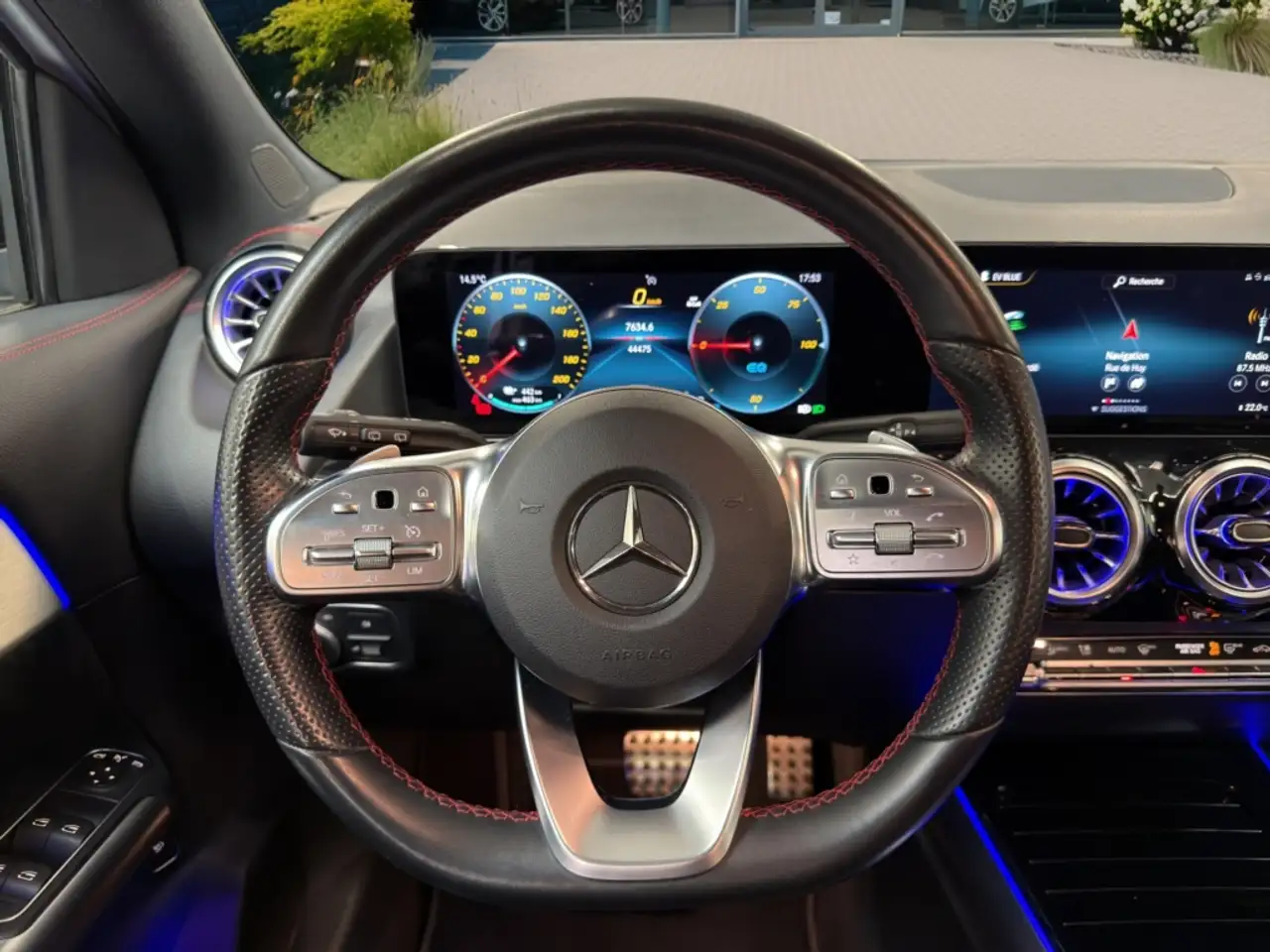 Mercedes-Benz EQA 250 - 12