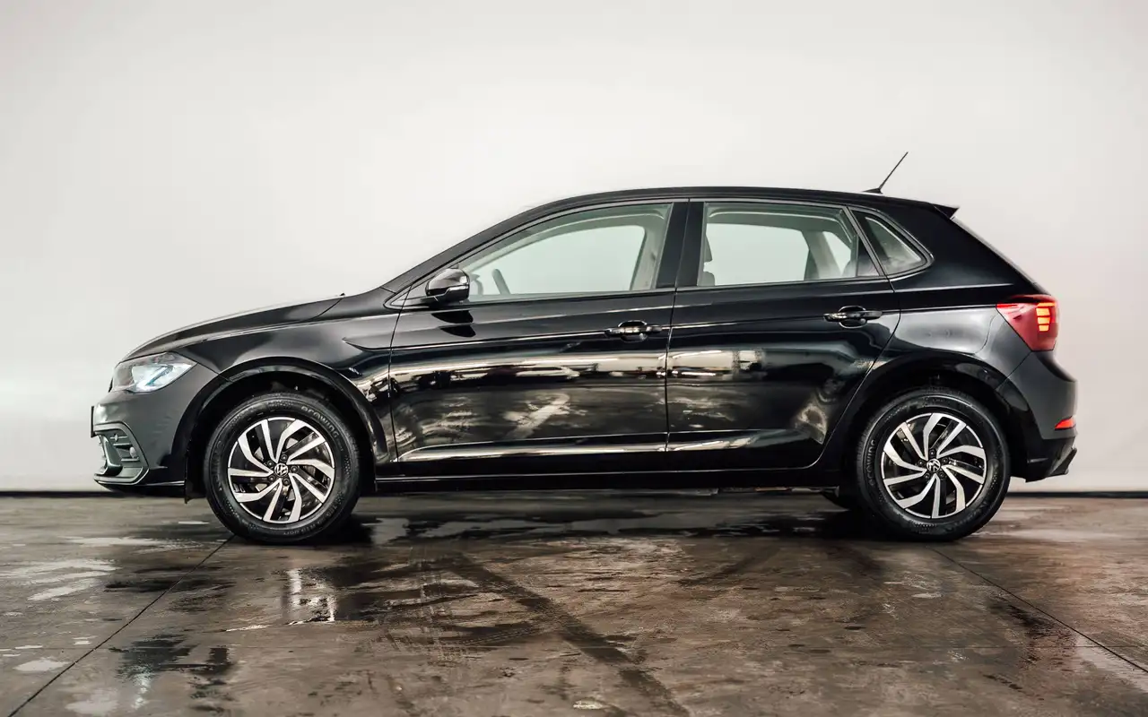 Volkswagen Polo - 2