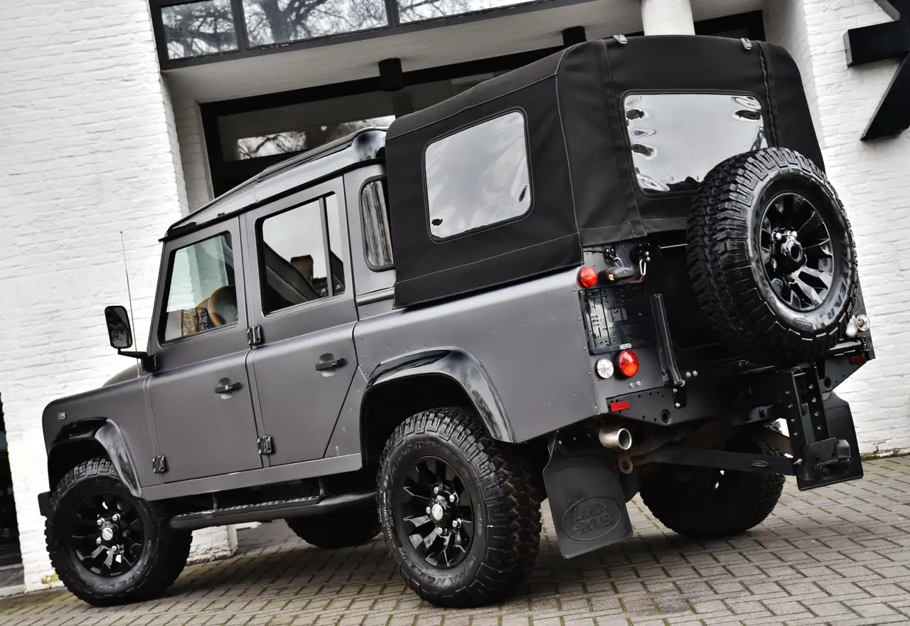 Land Rover Defender - 9