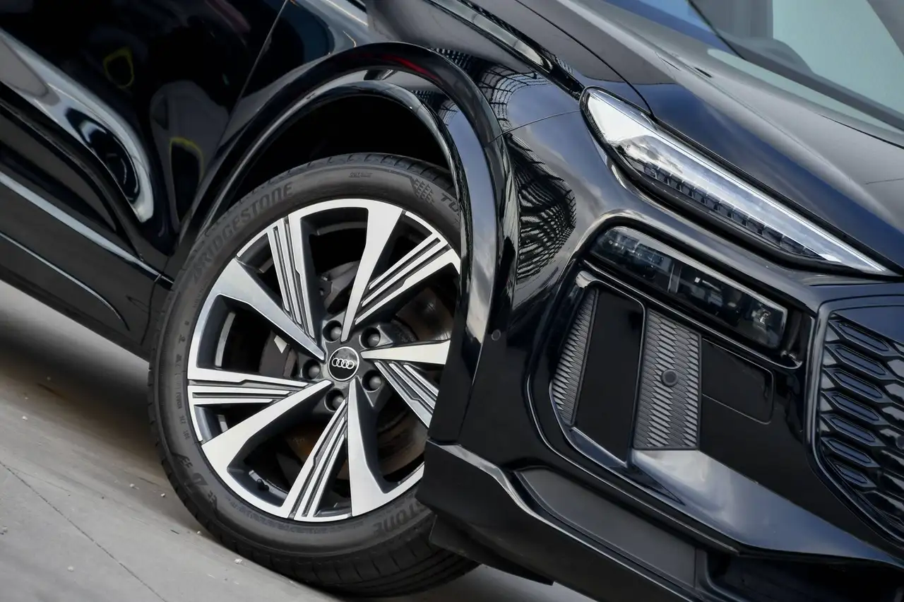 Audi SQ6 e-tron - 11