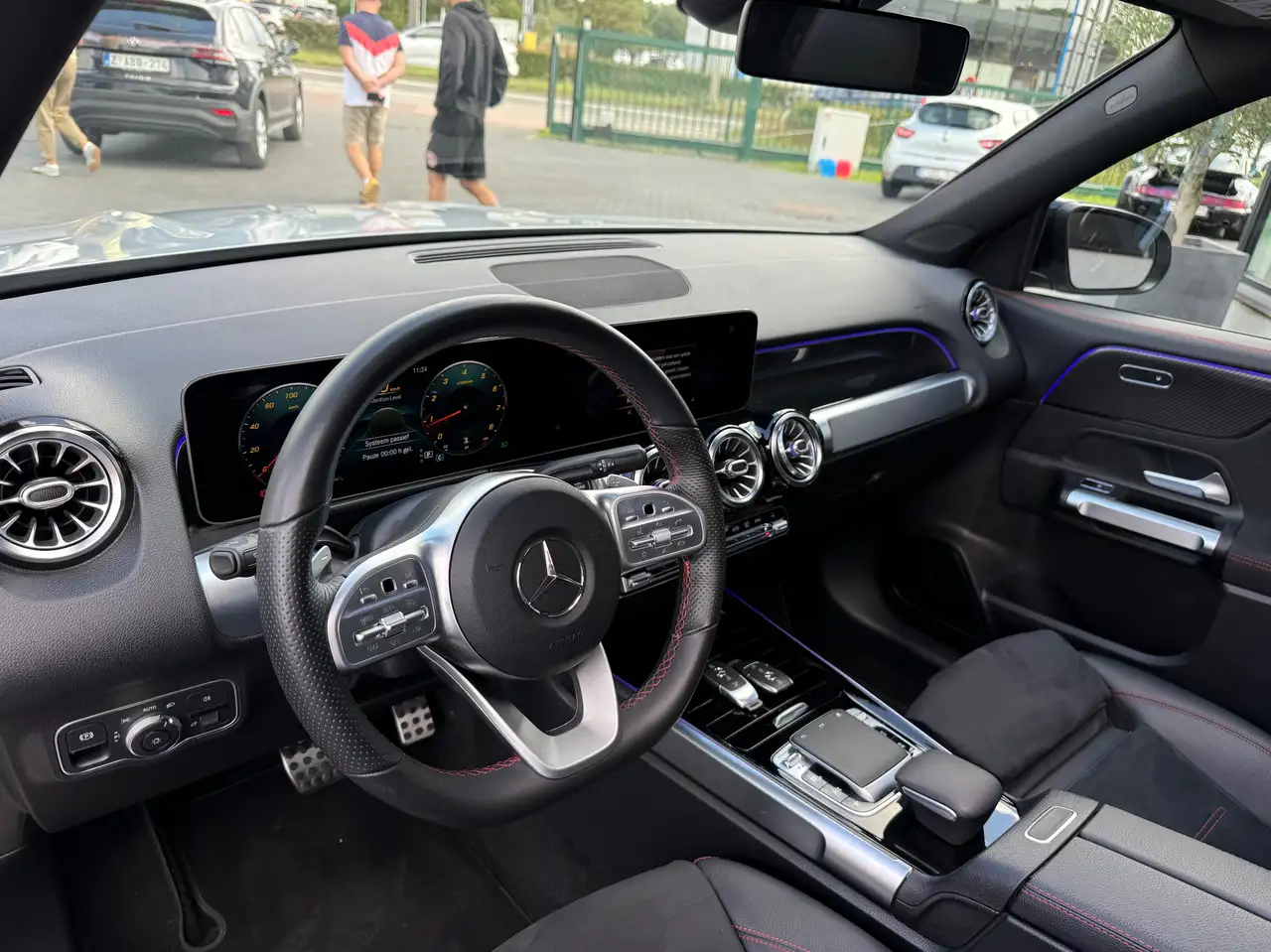 Mercedes-Benz GLB 200 - 9
