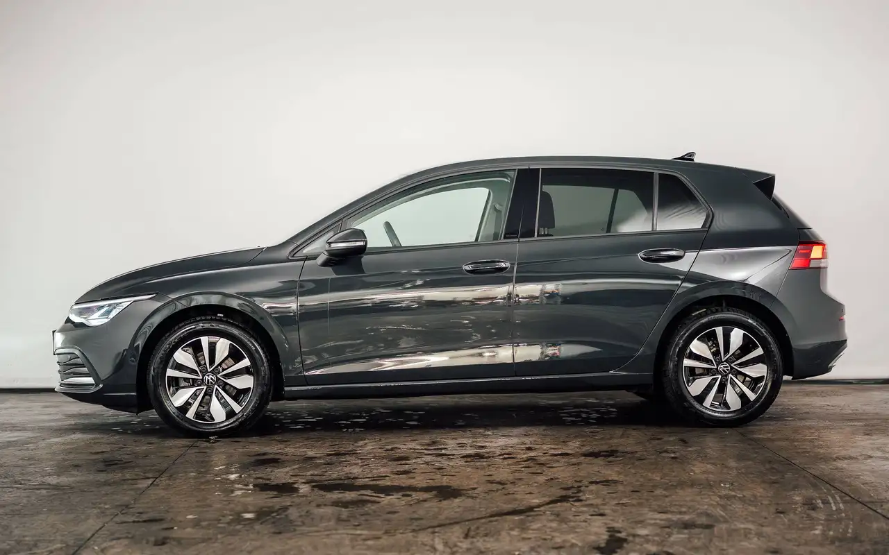 Volkswagen Golf - 2