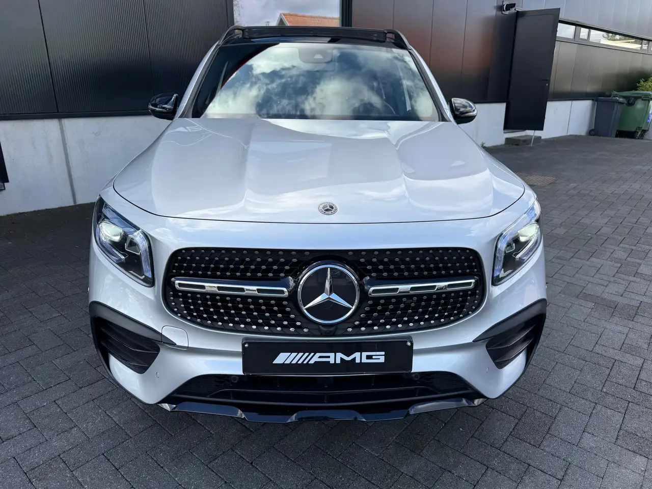 Mercedes-Benz GLB 200 - 2