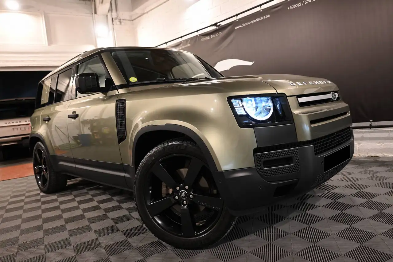 Land Rover Defender - 2