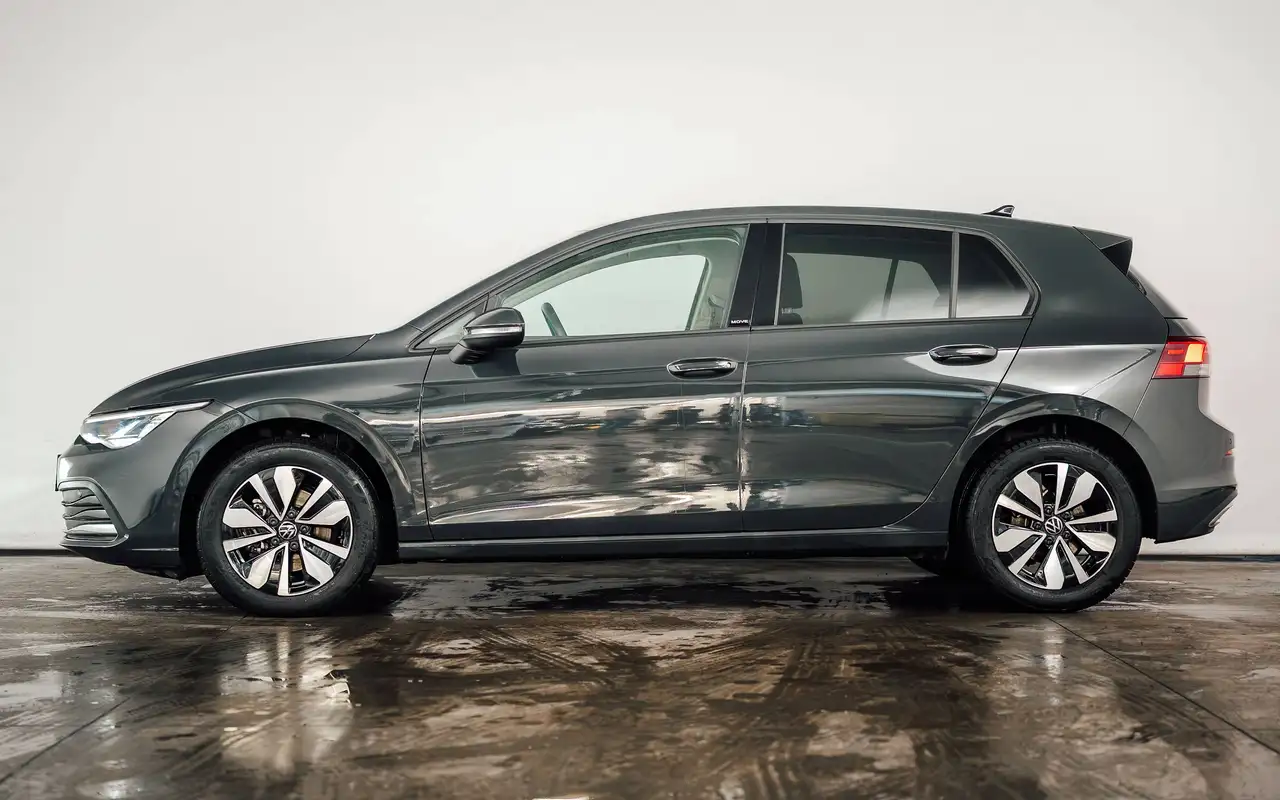 Volkswagen Golf - 2