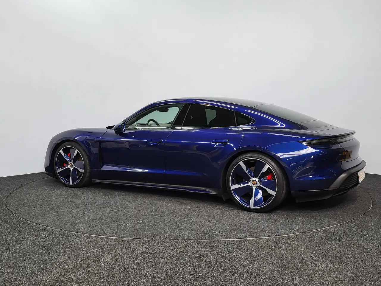 Porsche Taycan - 4