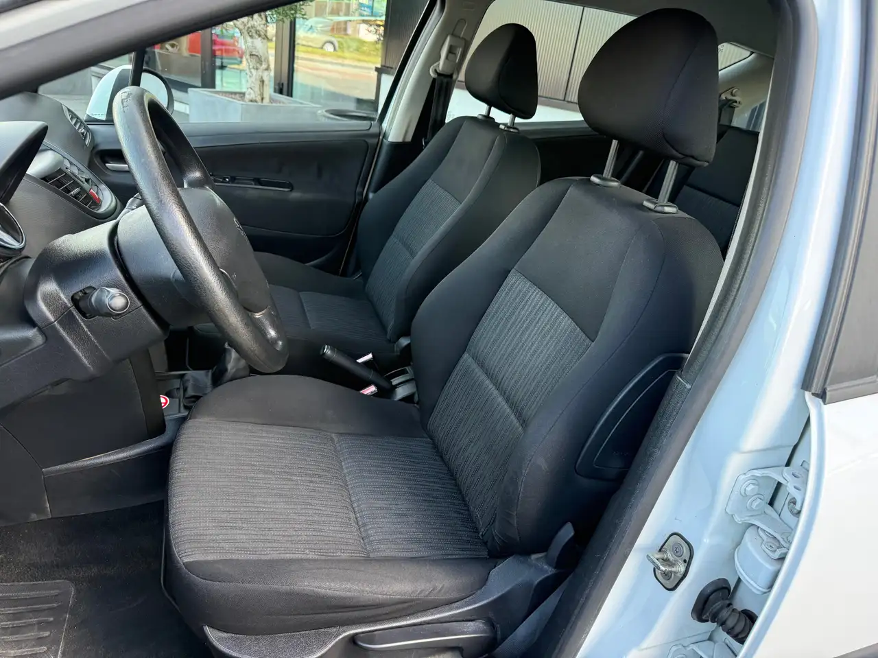 Peugeot 207 - 8