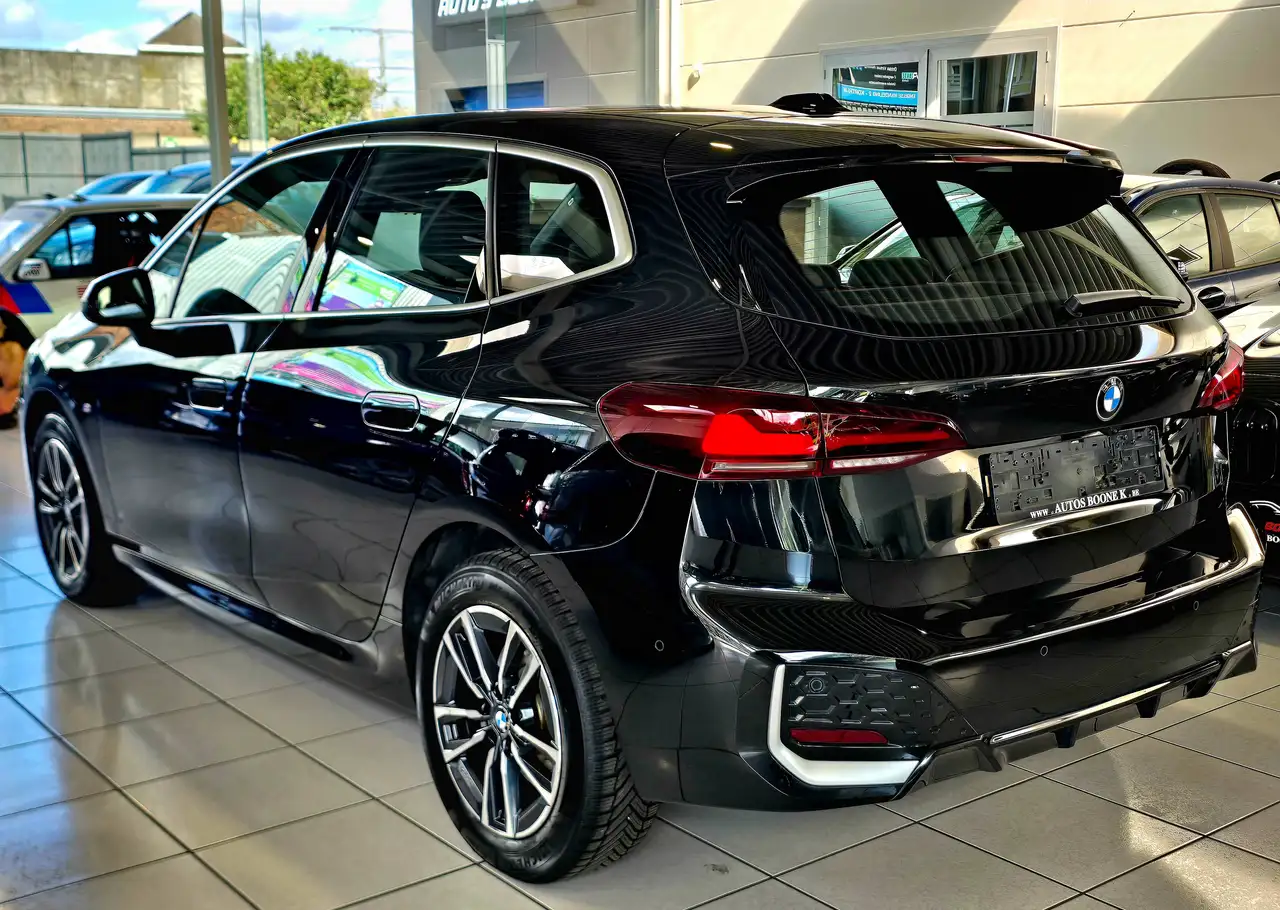 BMW 218 - 6