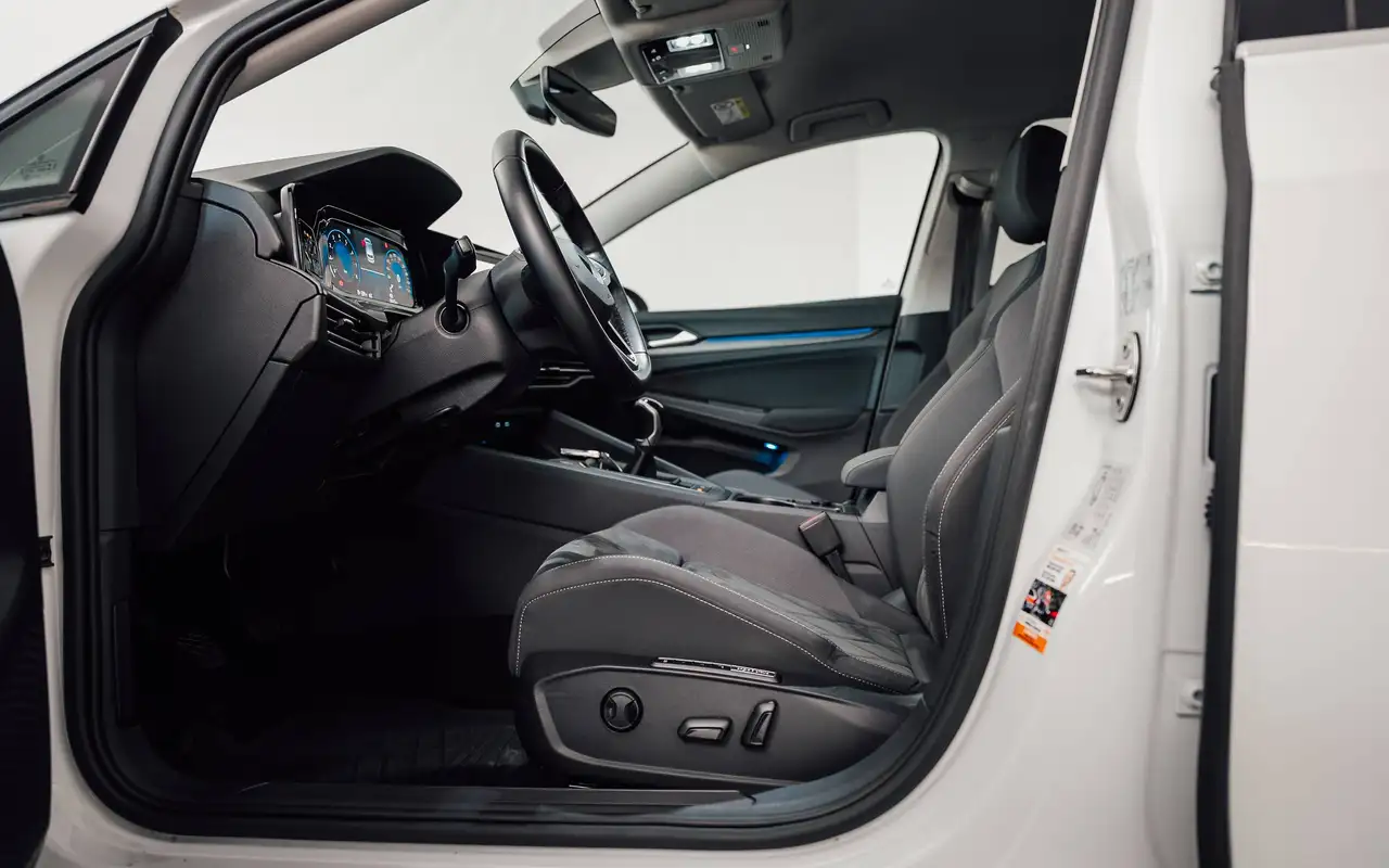 Volkswagen Golf - 9