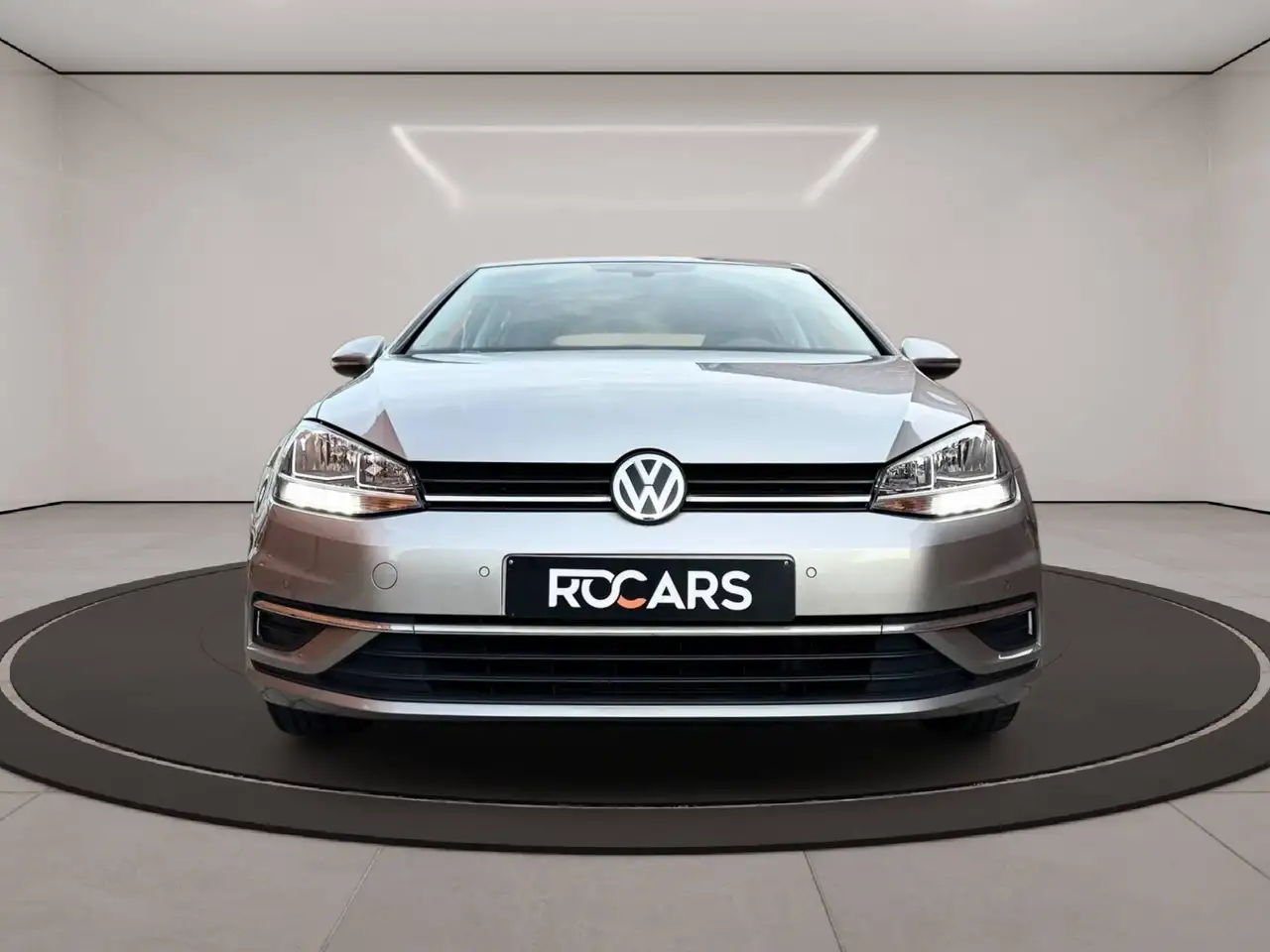 Volkswagen Golf - 2