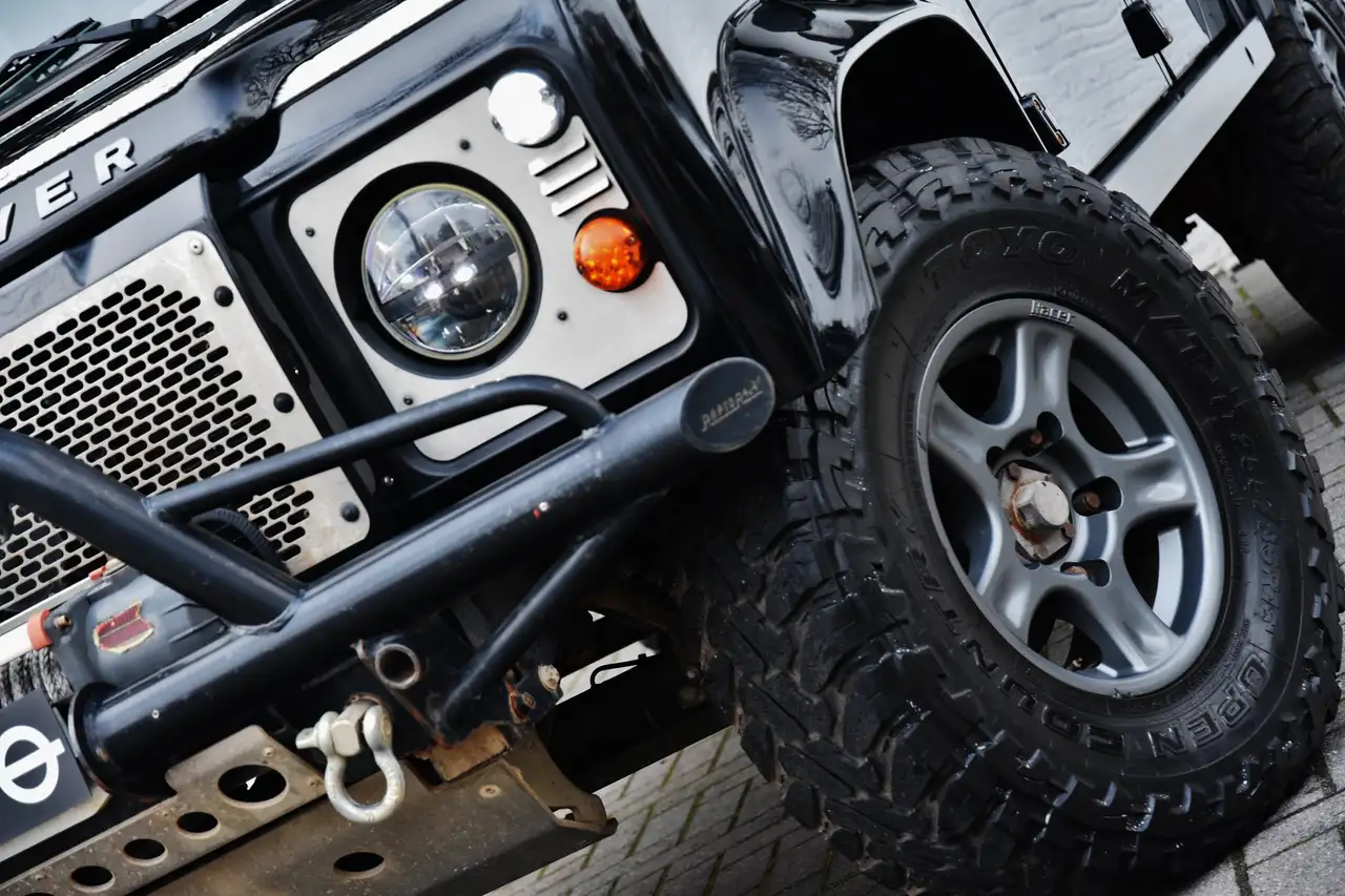 Land Rover Defender - 7