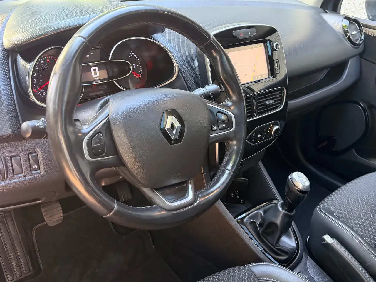 Renault Clio - 10