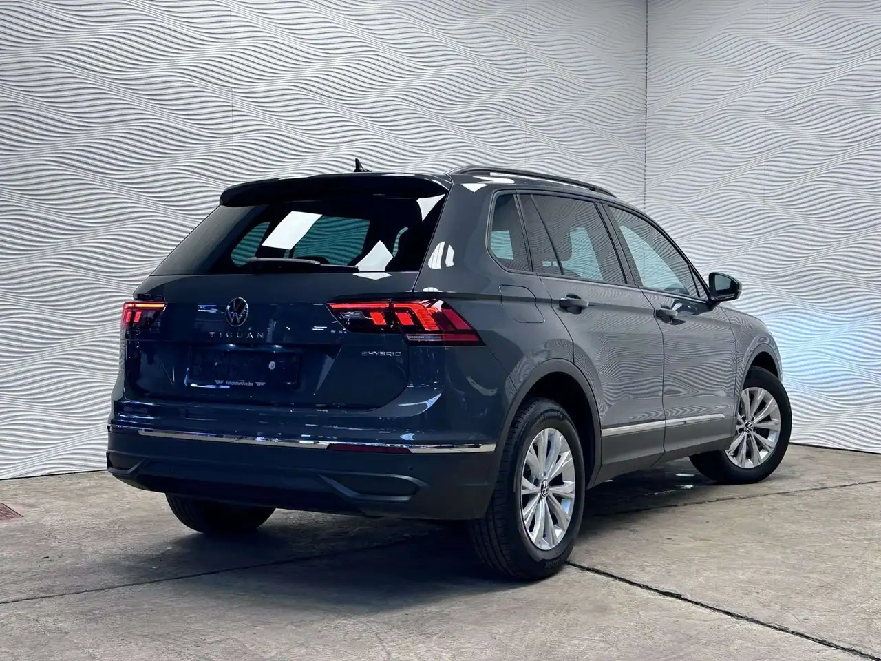 Volkswagen Tiguan - 10