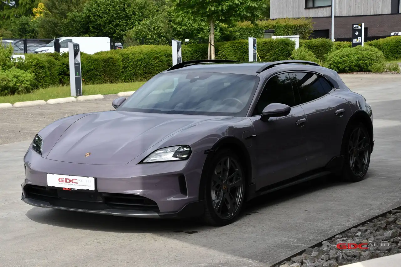 Porsche Taycan - 7