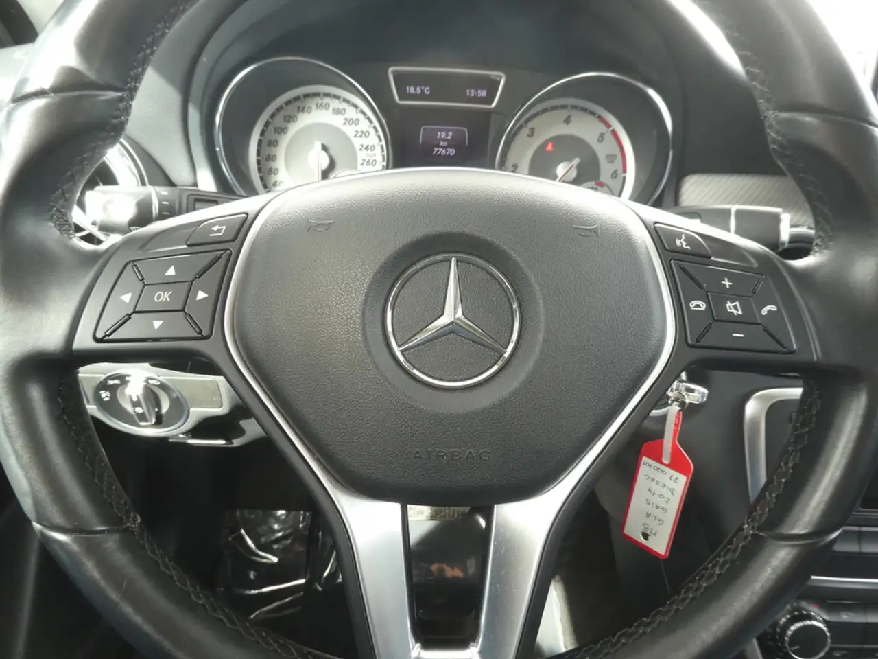 Mercedes-Benz GLA 180 - 8