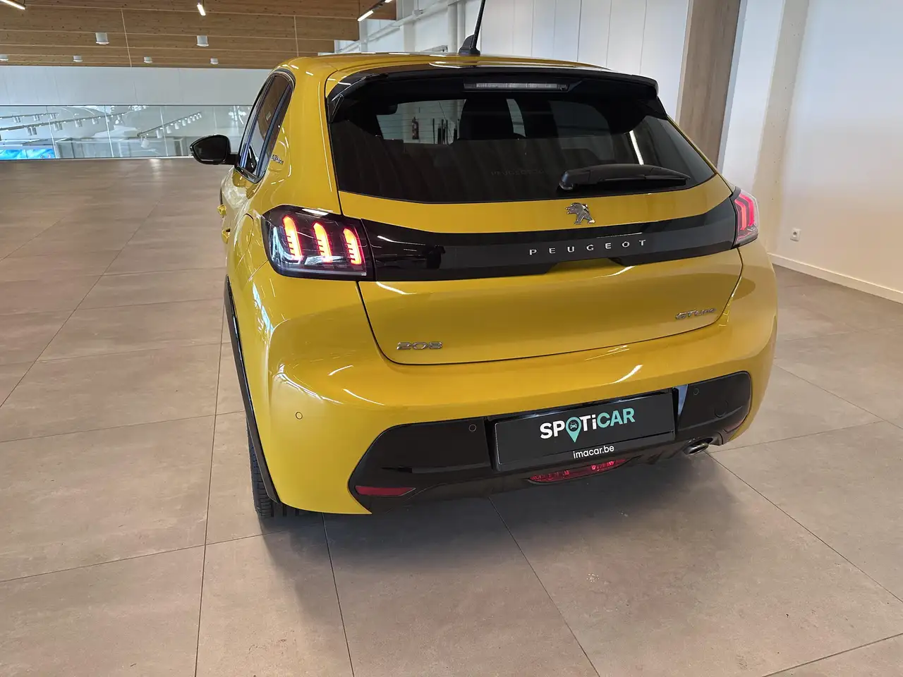 Peugeot 208 - 3
