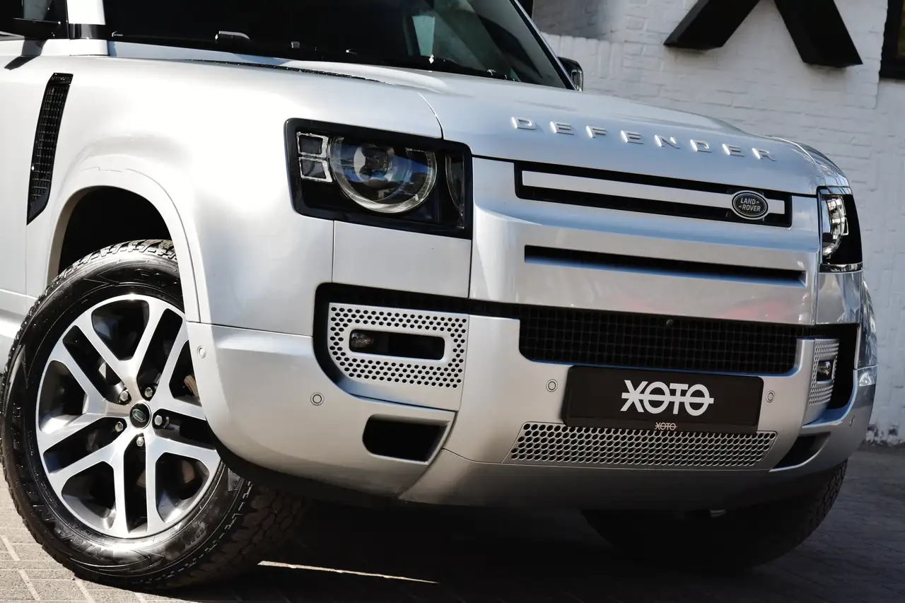 Land Rover Defender - 10