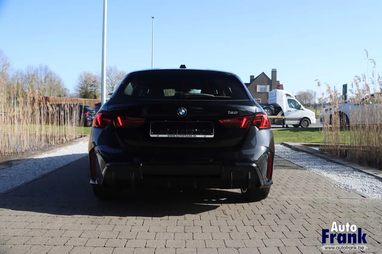 BMW 120 - 6