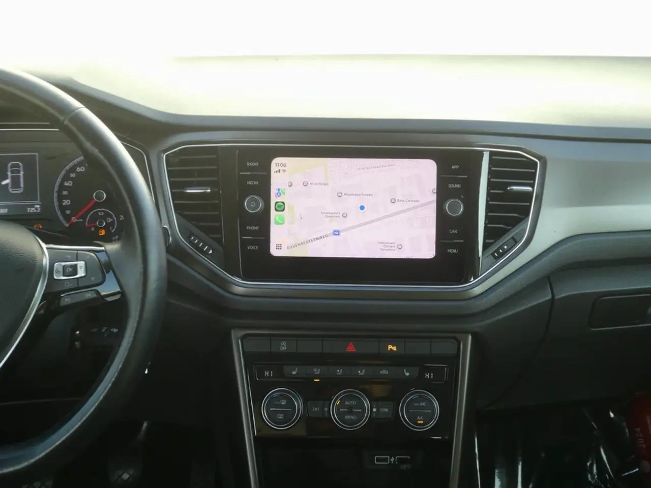 Volkswagen T-Roc - 9