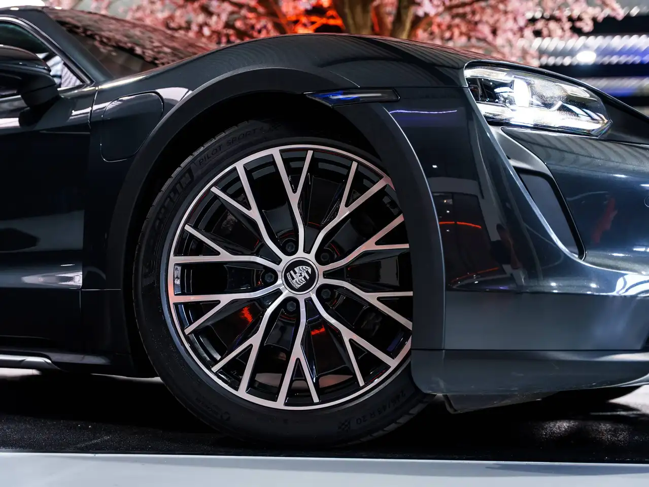 Porsche Taycan - 6