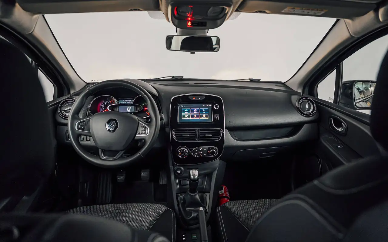 Renault Clio - 11