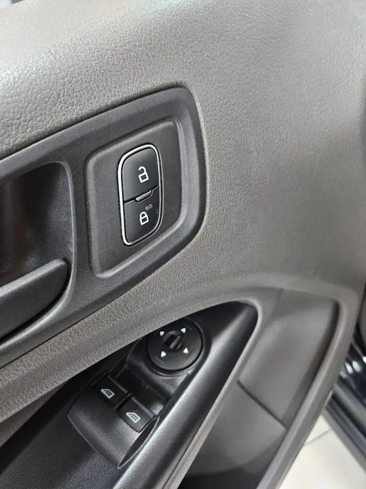 Ford Transit Connect - 10