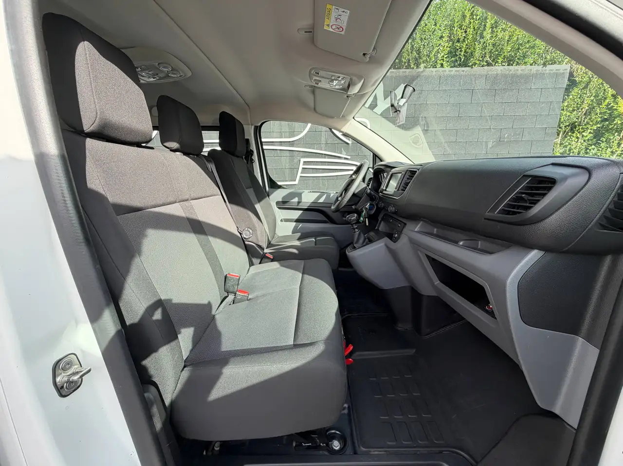 Peugeot Traveller - 7