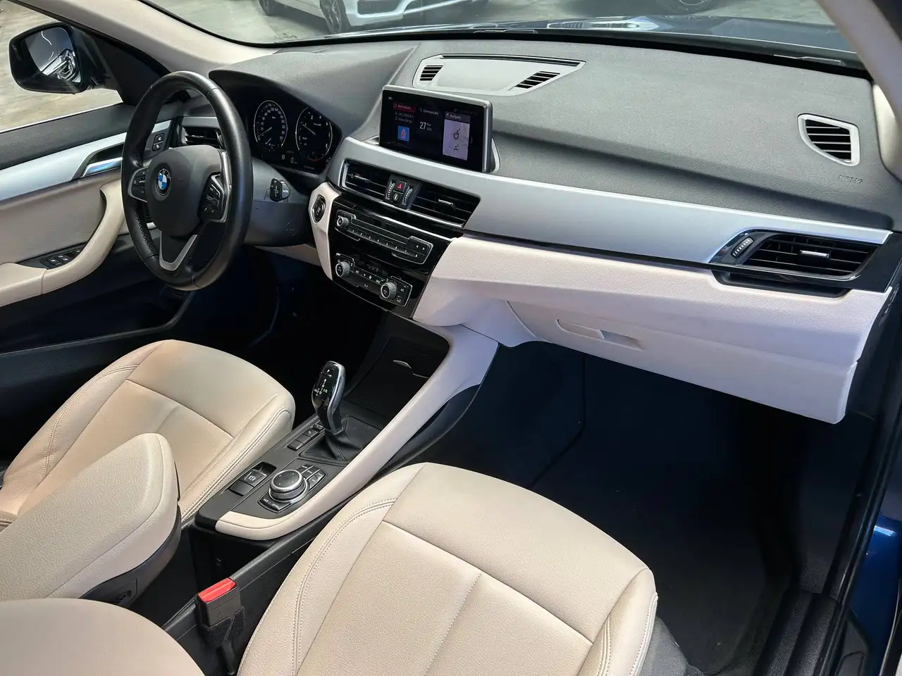 BMW X1 - 10