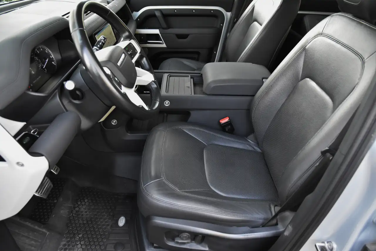 Land Rover Defender - 5