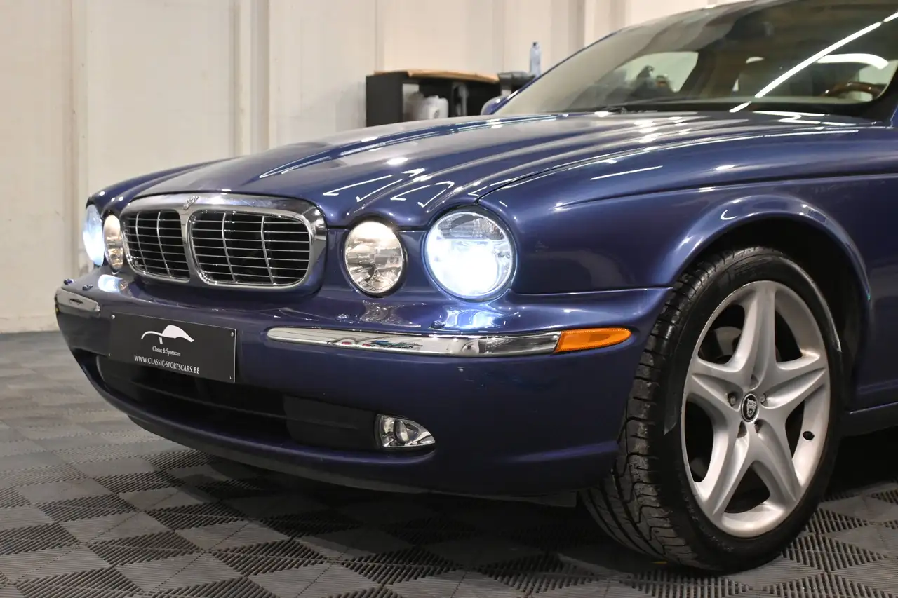 Jaguar XJ - 6