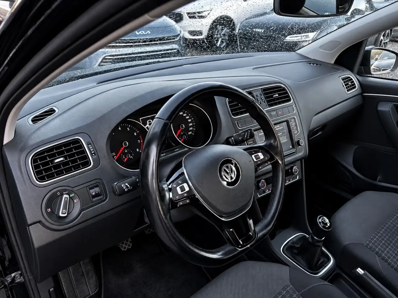 Volkswagen Polo - 11