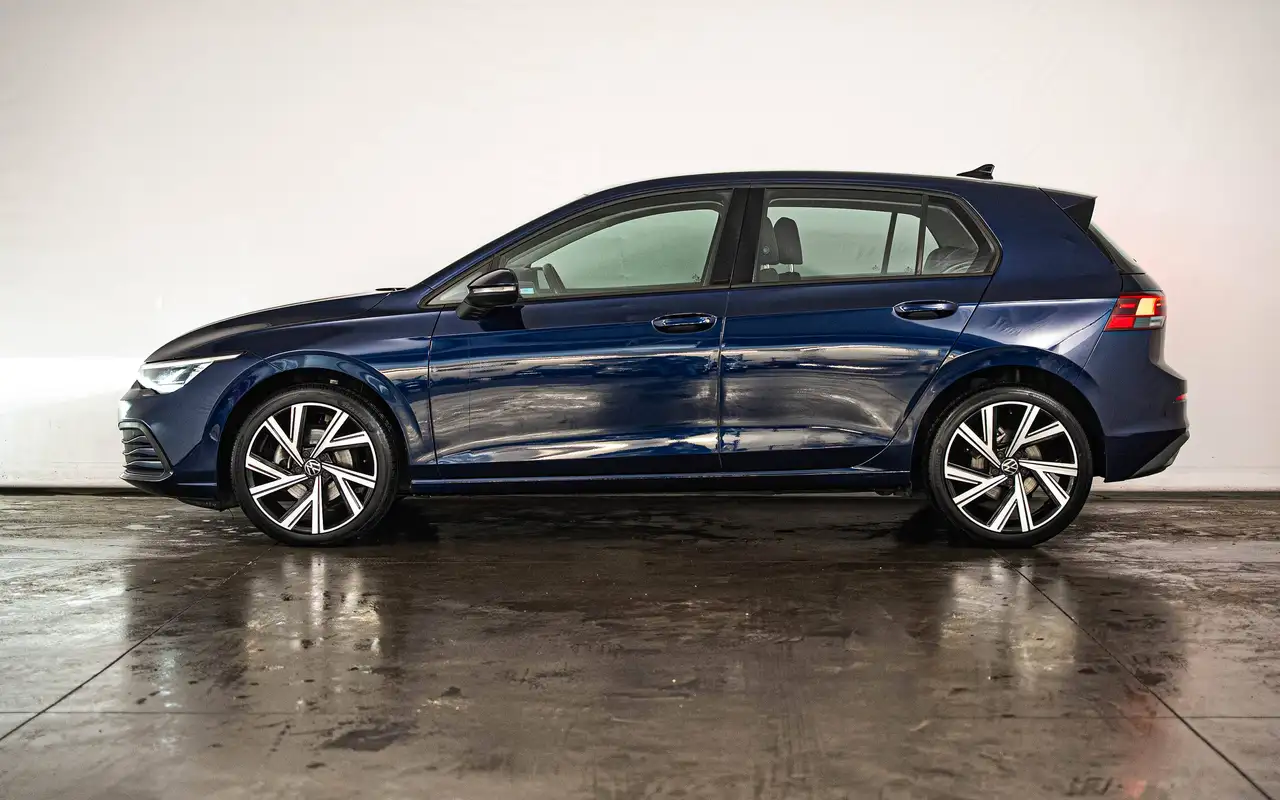Volkswagen Golf - 2