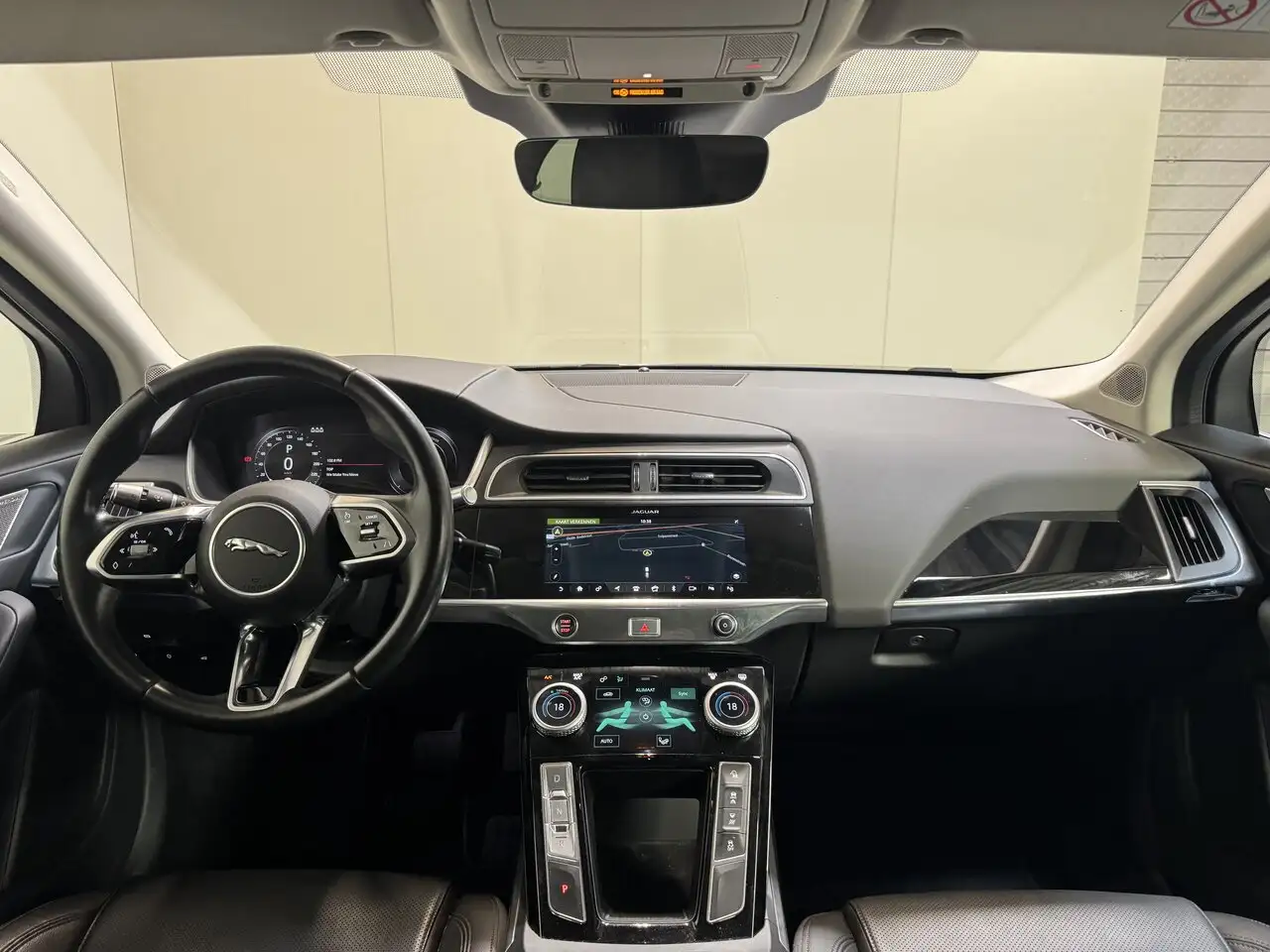 Jaguar I-Pace - 10