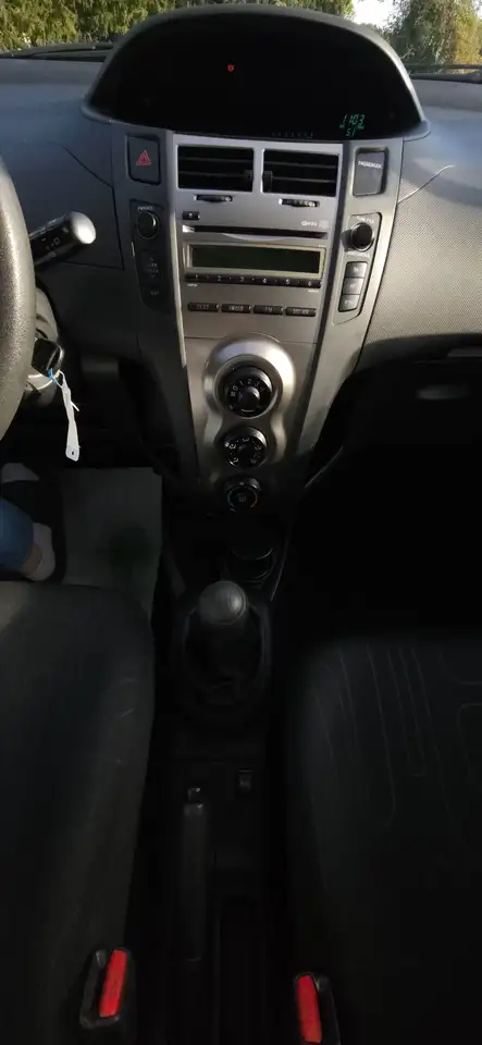 Toyota Yaris - 12
