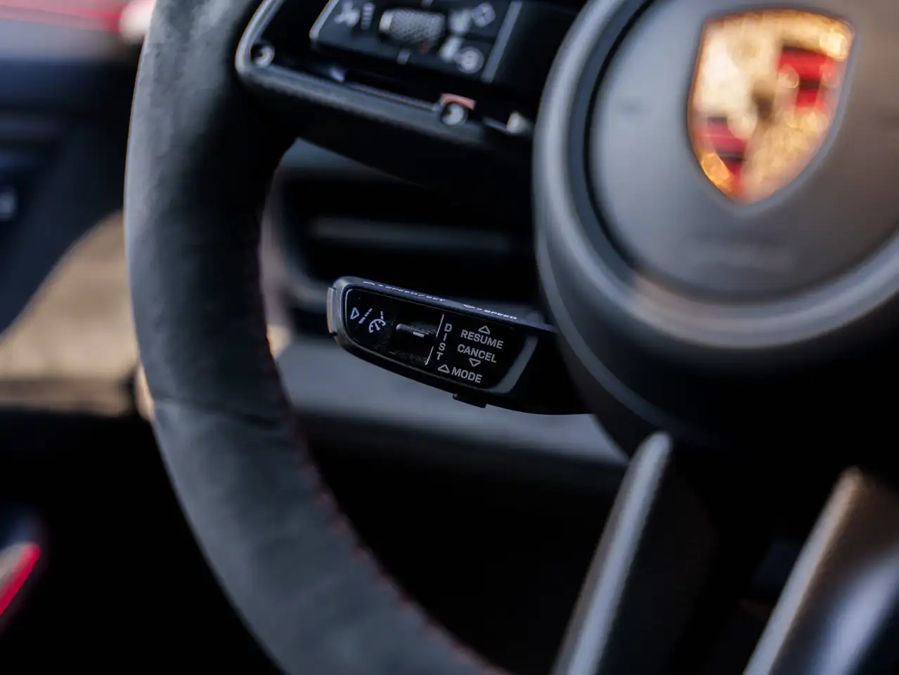 Porsche Taycan - 11