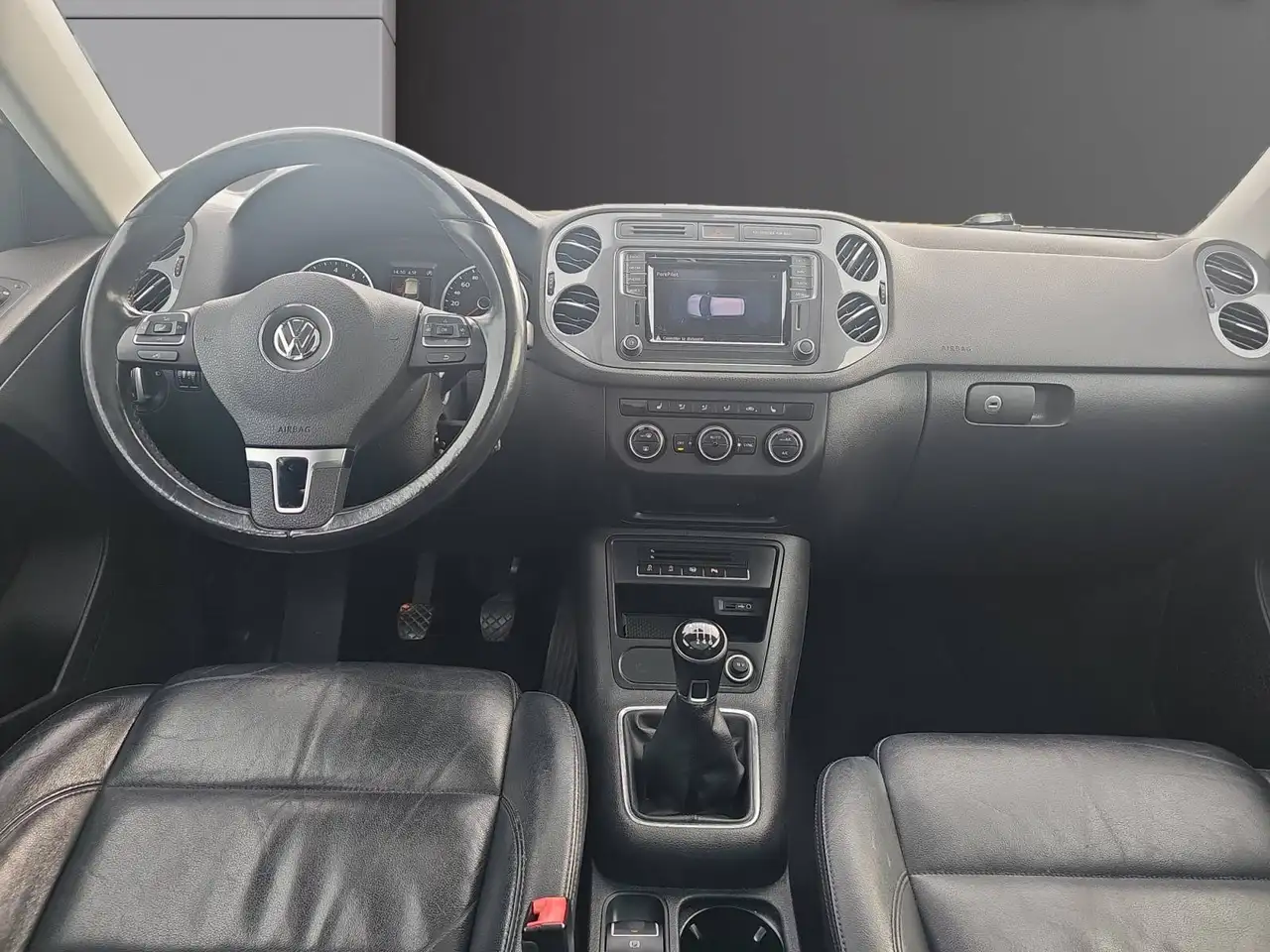Volkswagen Tiguan - 10