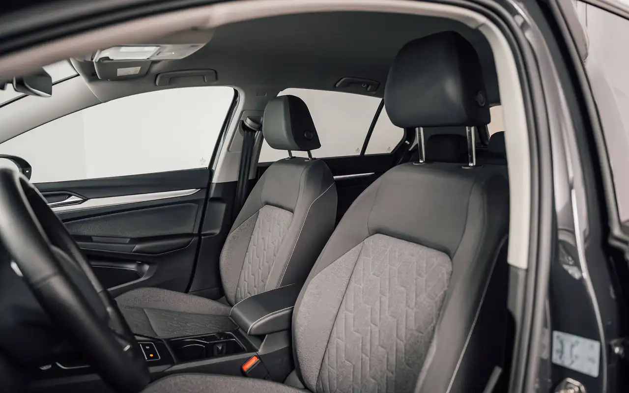Volkswagen Golf - 12